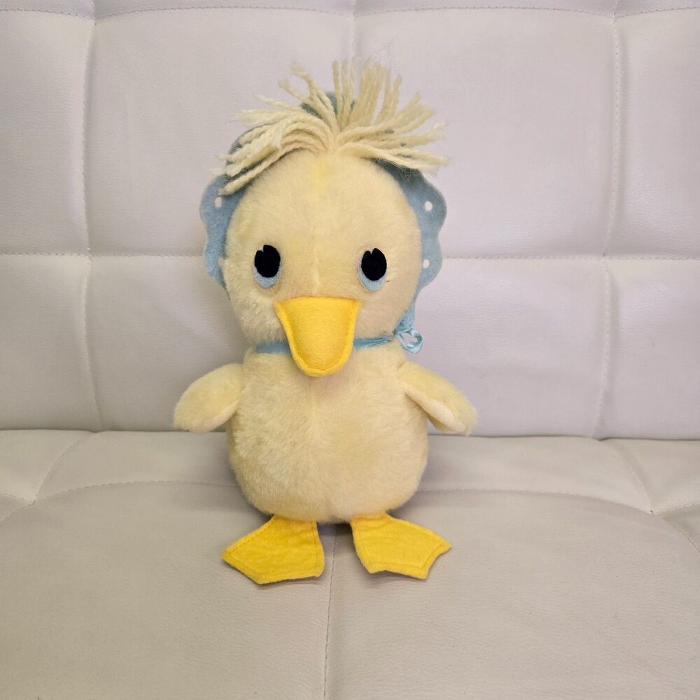 Vintage Douglas Cuddle Toys Baby Duckling Stuffed Plush Blue Bonnet Yarn Felt